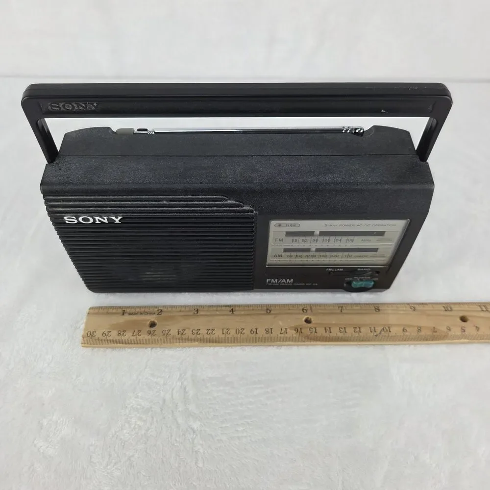 Vintage Sony FM/AM 2 BAND Radio ICF-24 Portable 4 AA Batteries/Power Cord-WORKS